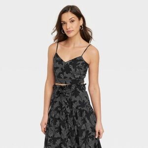 NWT Universal Thread Black Floral Crop Top